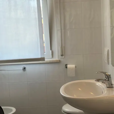 Giorgio 2 Mare E Pineta بيبيوني